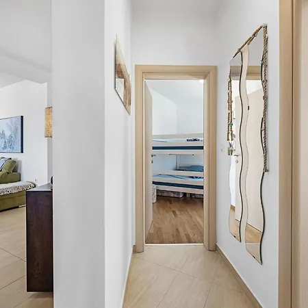 Apartment Meerblick-apartment Mit Pool Ciovo Breeze By Interhome *