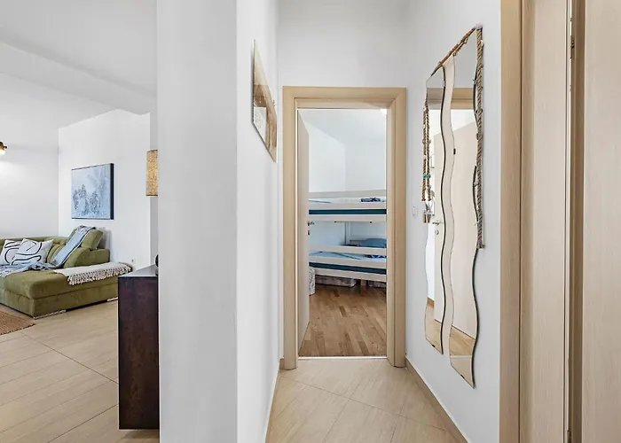 Apartment Meerblick-apartment Mit Pool Ciovo Breeze By Interhome *