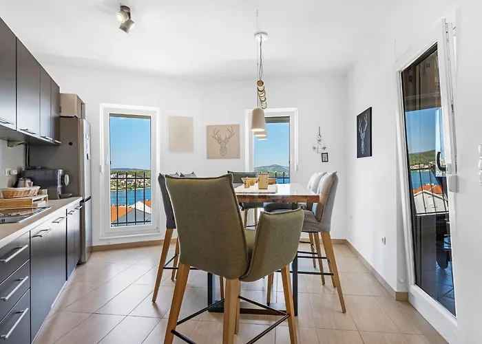 Meerblick-apartment Mit Pool Ciovo Breeze By Interhome *