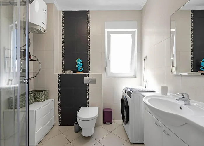 Meerblick-apartment Mit Pool Ciovo Breeze By Interhome