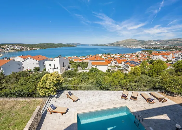 Meerblick-apartment Mit Pool Ciovo Breeze By Interhome